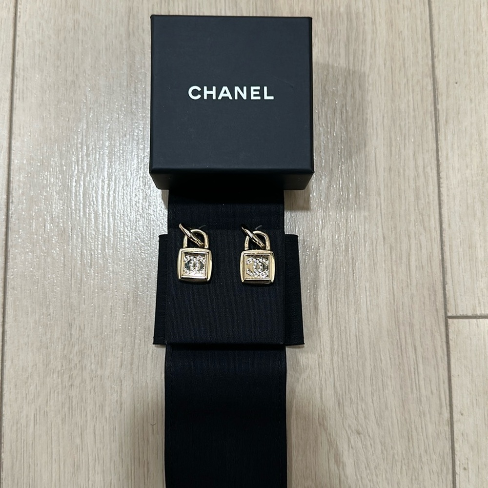 Chanel Pendant Earrings